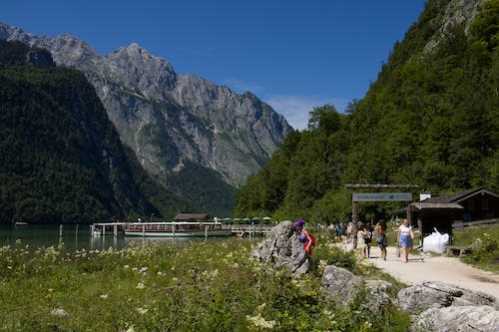 将功补过！詹姆斯投篮砸篮板 跟进摘板拽筐重扣